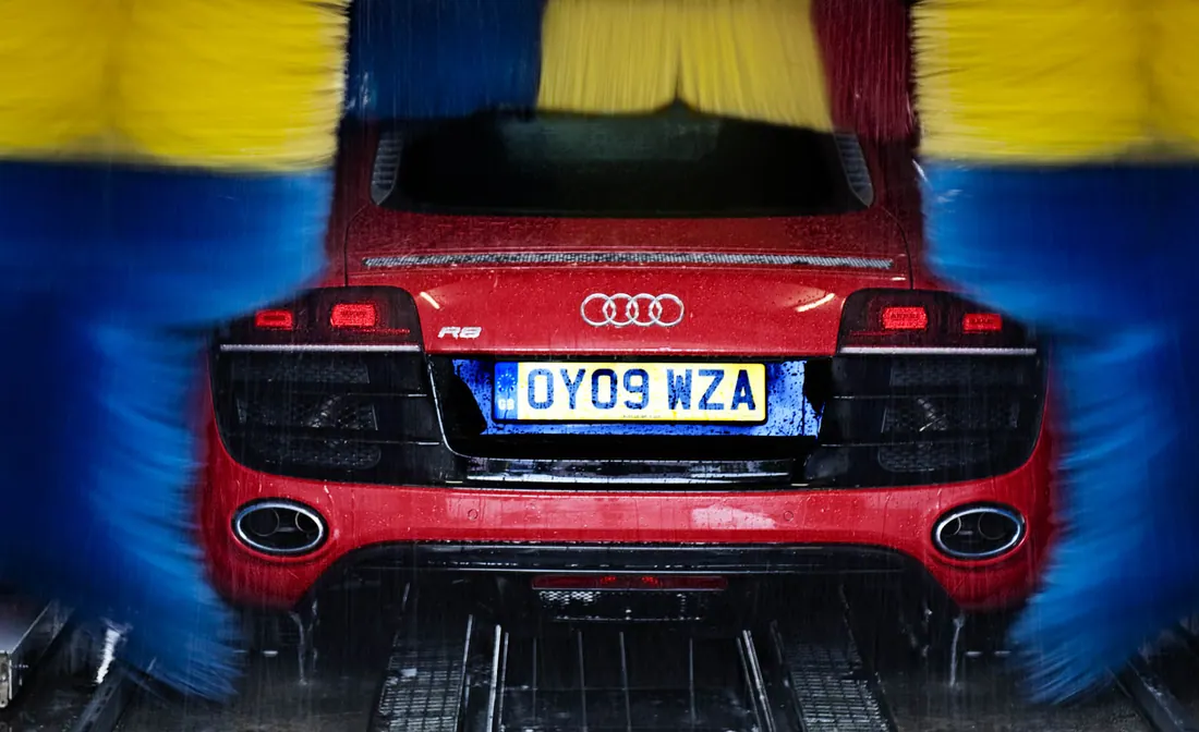 r8 v10 - Audi Magazine — photograph 3 by bernd kammerer